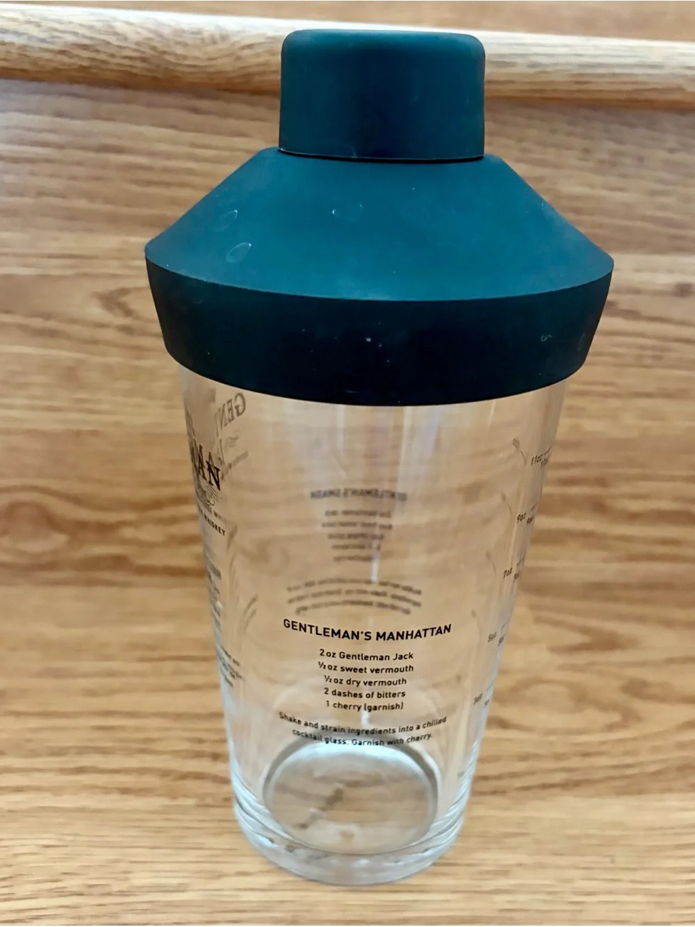 Jack Daniel’s Gentleman Jack shaker cocktail glass with black lid